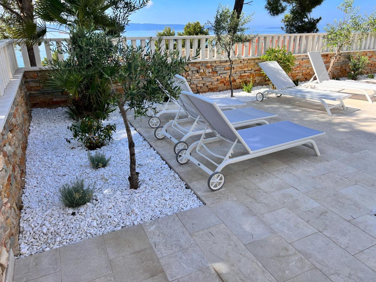 Luxury Beachfront Villa Carlisa Чиово Экстерьер фото