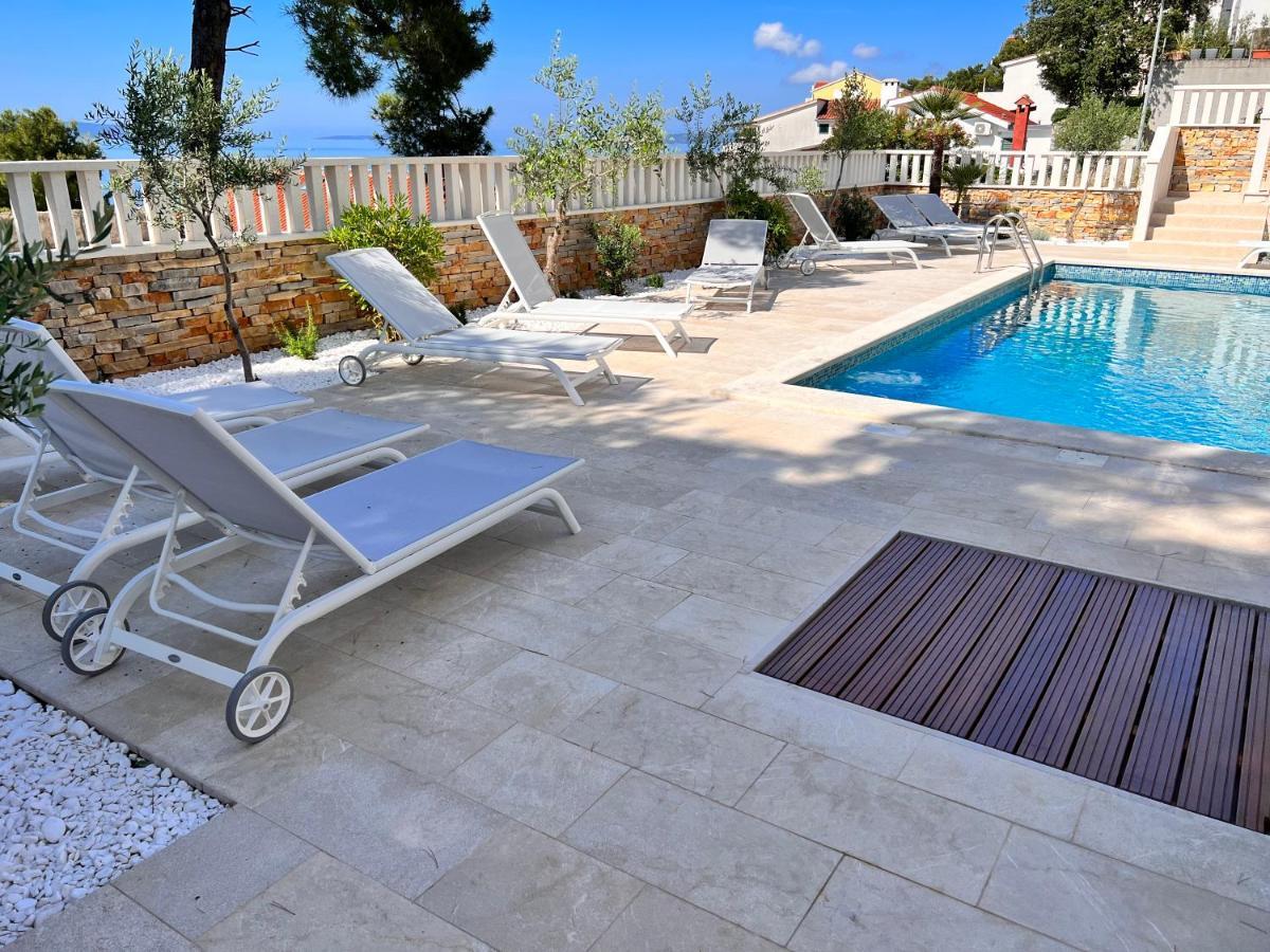 Luxury Beachfront Villa Carlisa Чиово Экстерьер фото