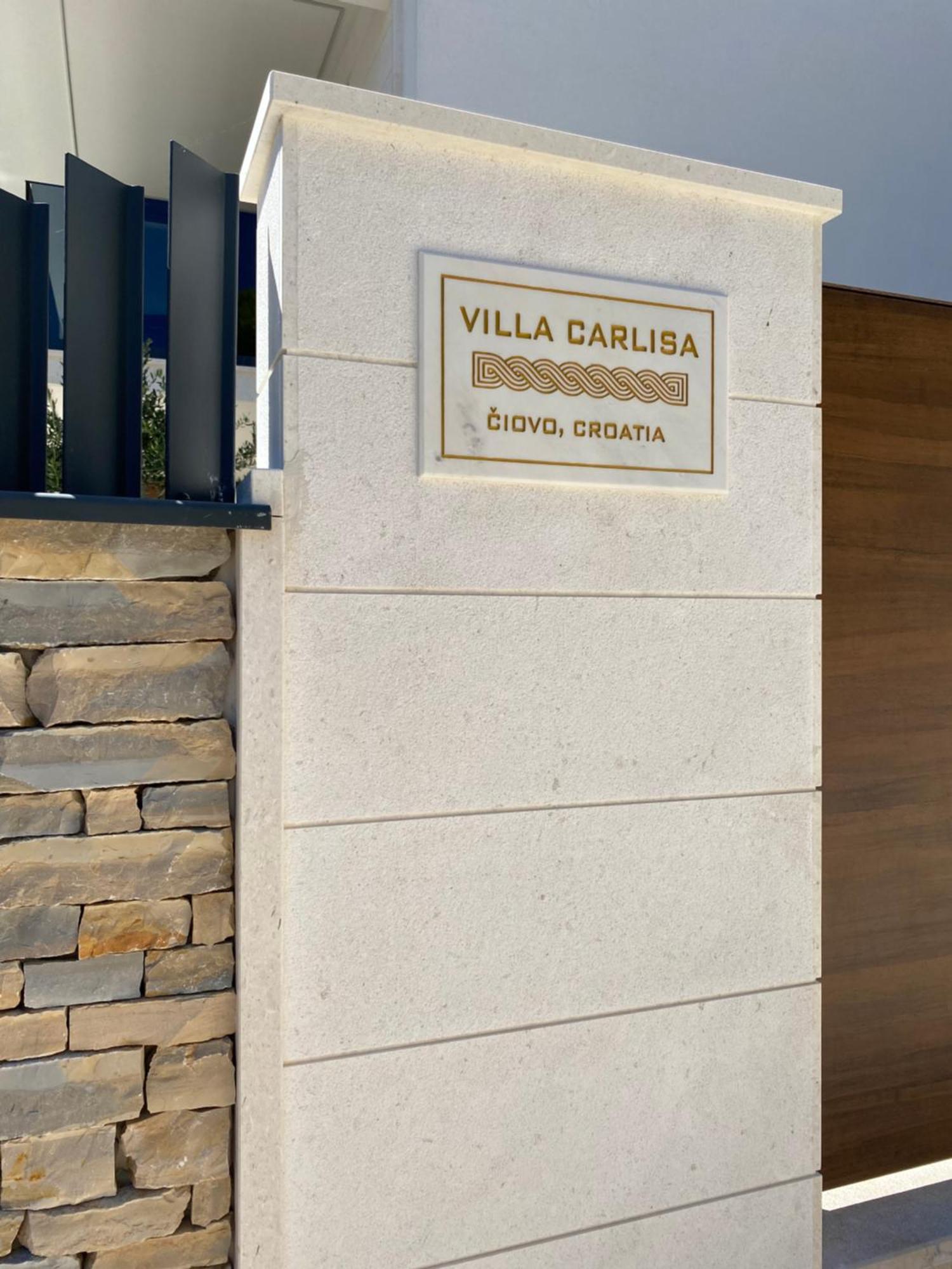 Luxury Beachfront Villa Carlisa Чиово Экстерьер фото